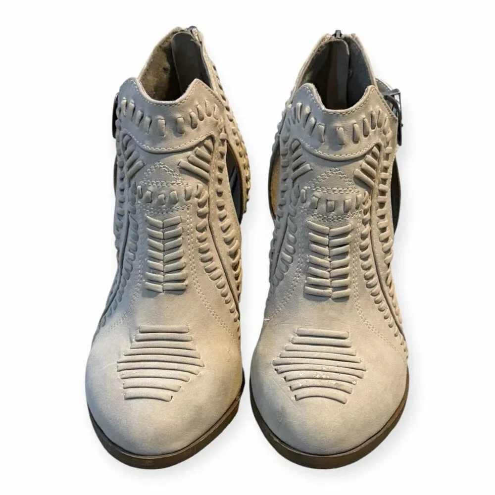 NOT RATED Women’s Cream Cutout Western Boho Ankle Booties Size 10 - Picture 4 of 9
